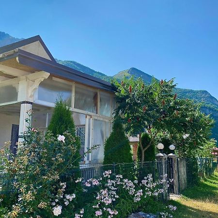 Lola Guest House Vusanje Exterior photo