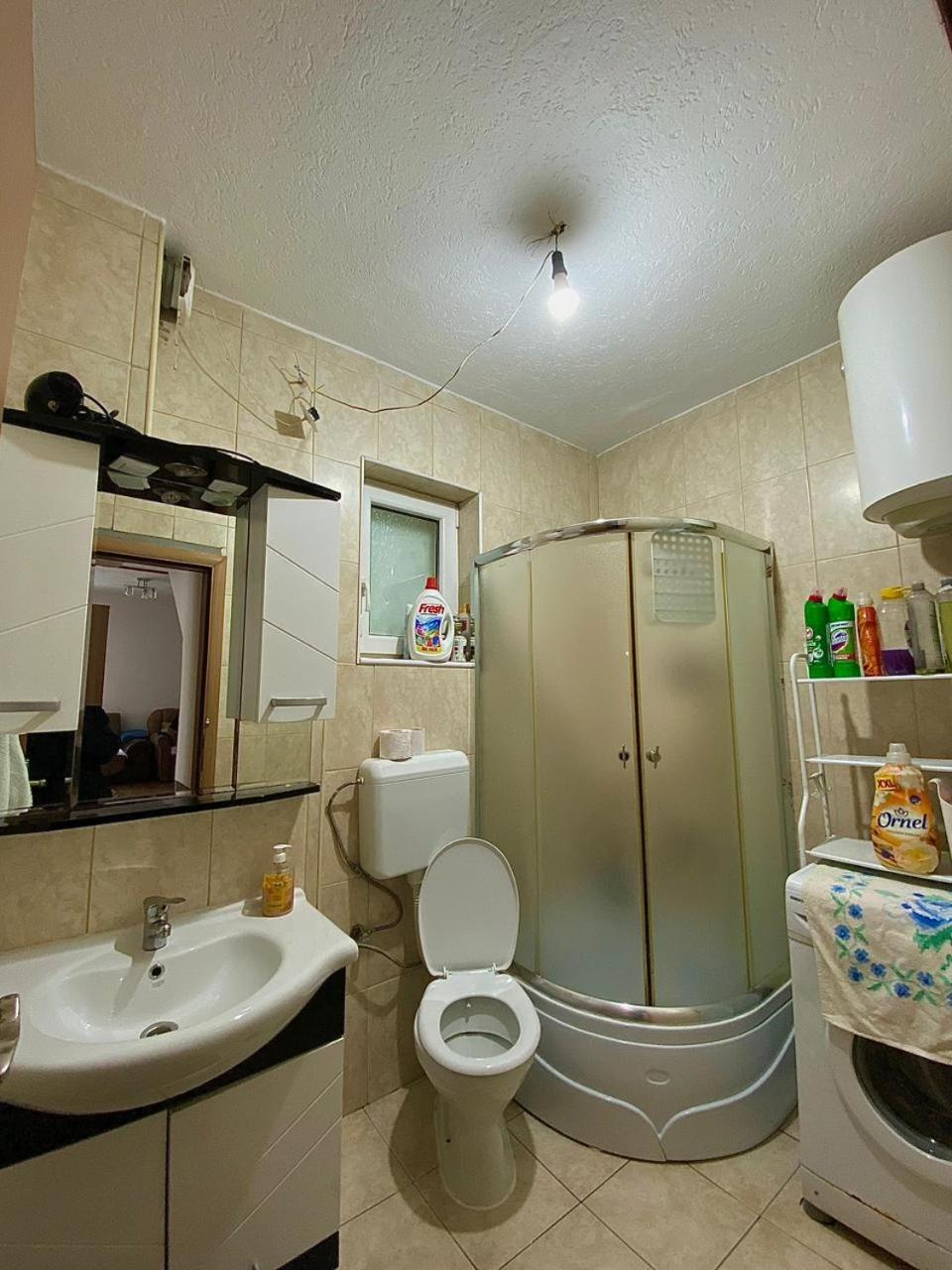 Lola Guest House Vusanje Exterior photo